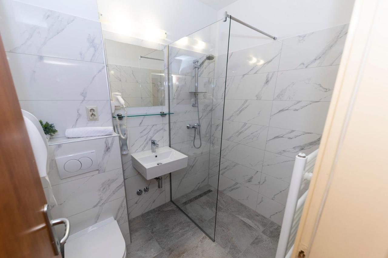 Guest house Irena 3*